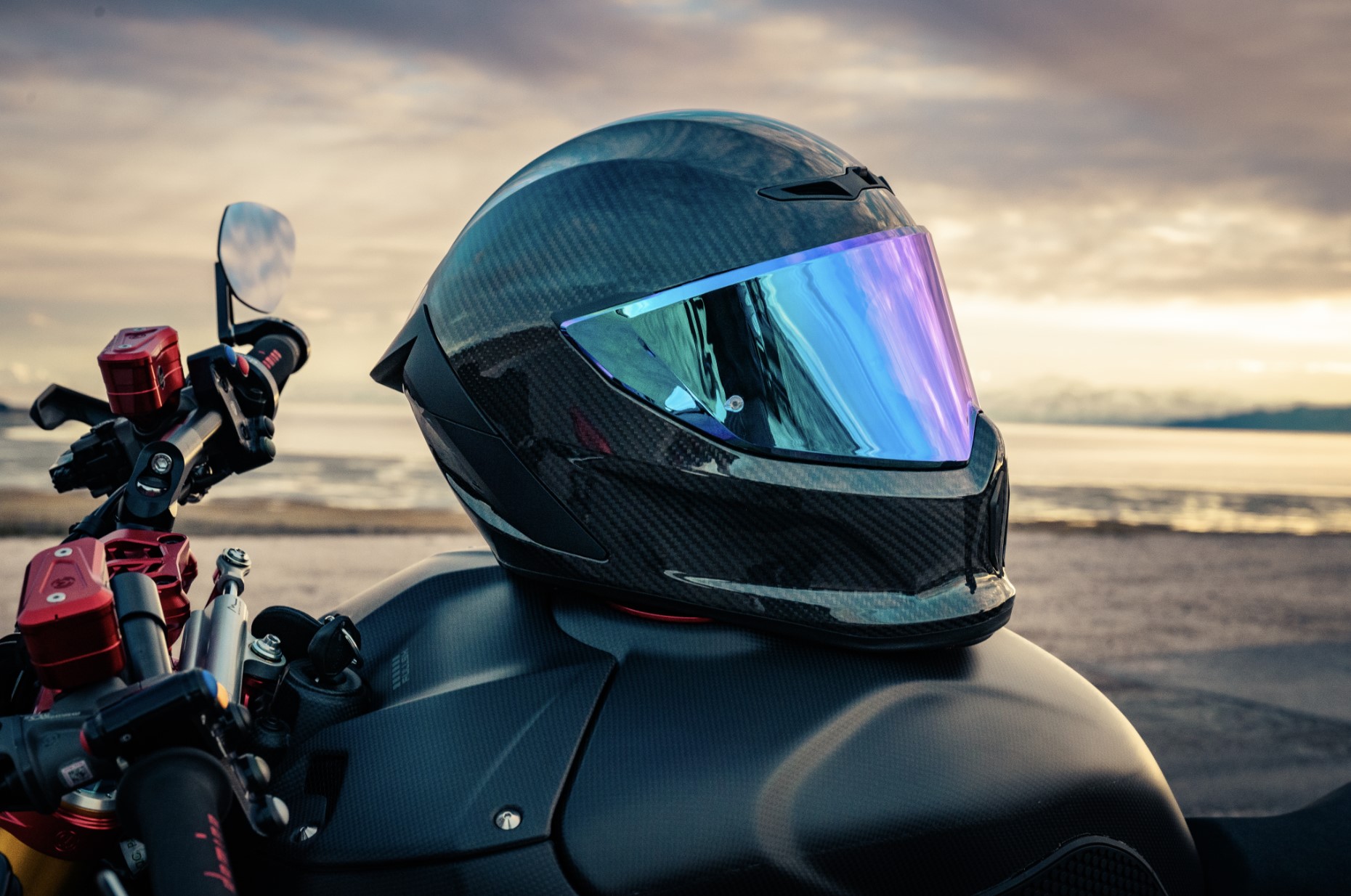 Ruroc EOX moto high-performance helmet > Dassault Systemes