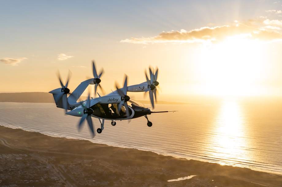 Joby Aviation electric aircraft in flight > Dassault Systèmes